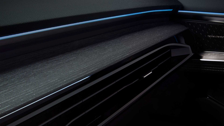 Renault показала салон гибридного Austral с атмосферной подсветкой и акустикой Harman/Kardon 